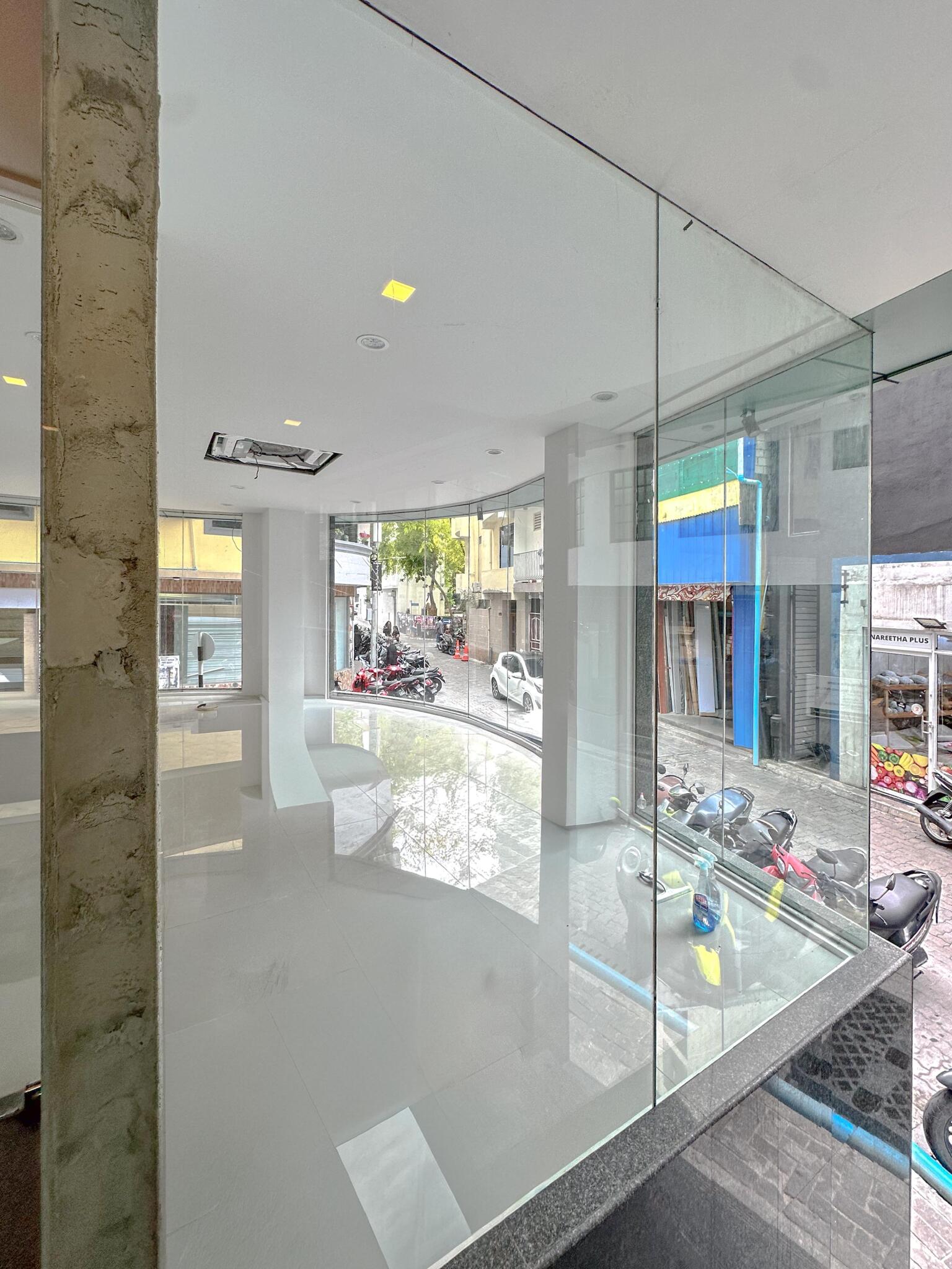 Duplex Commercial Space in Henveiru for Lease