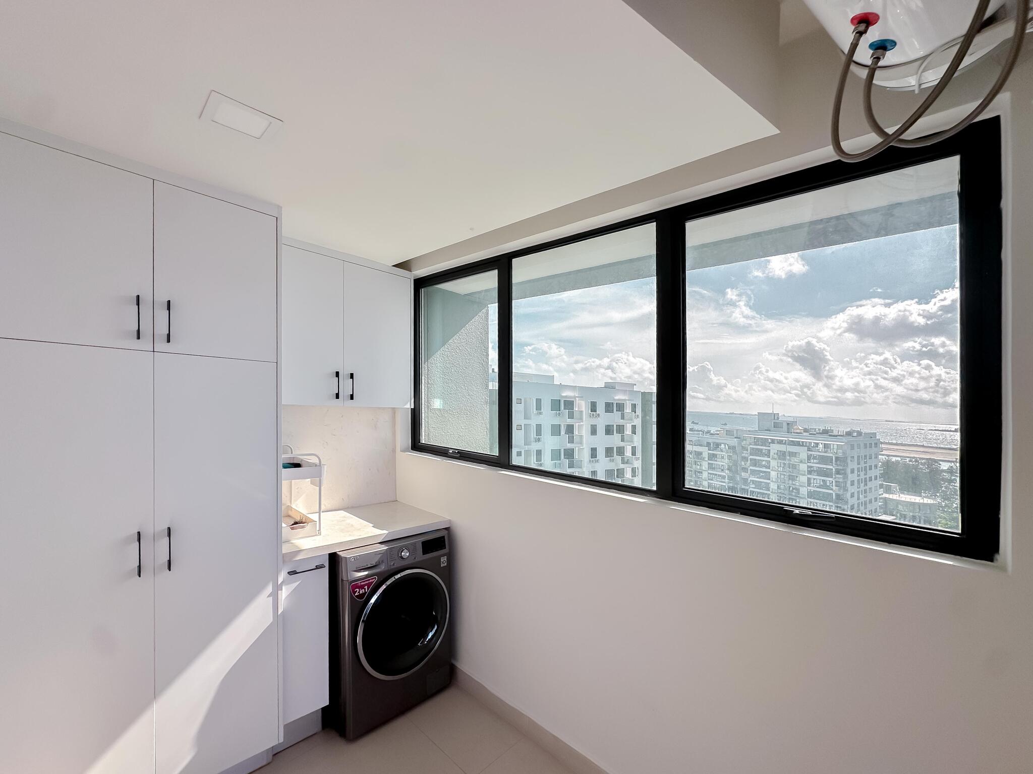 3-bedroom FW Residence 12th Floor Corner Luxury Unit — Reethigas Magu