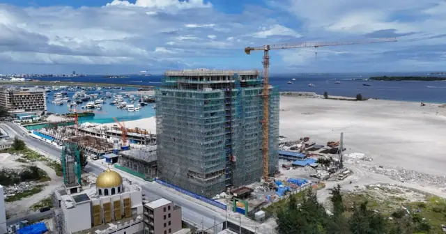 The tower with its frame up and the crane still in place, from Bayfancy's progress report. Photo: Bayfancy